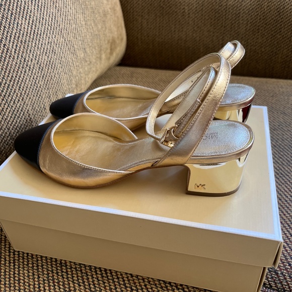 Michael Kors Brie Closed Toe Metallic Shoes - Picture 3 of 3